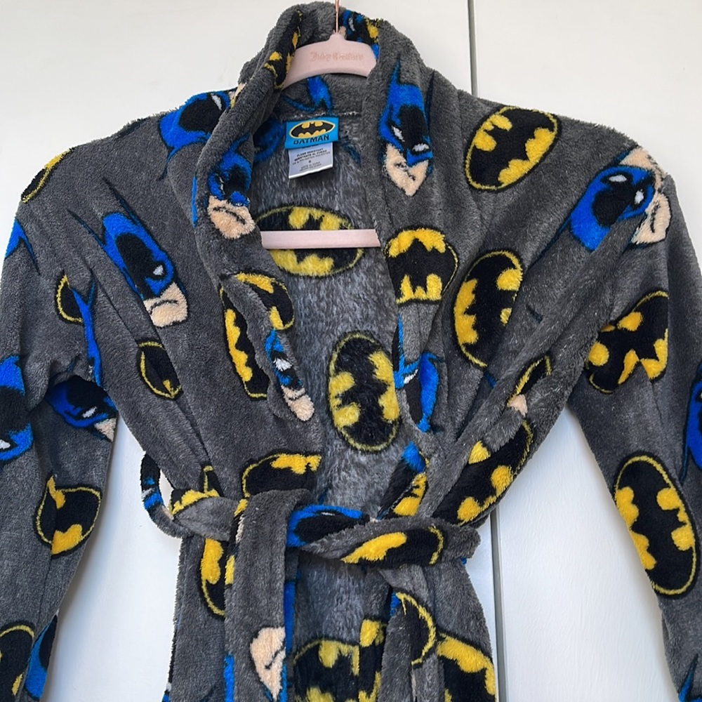 Batman Robe Size 6 - Picture 2 of 4